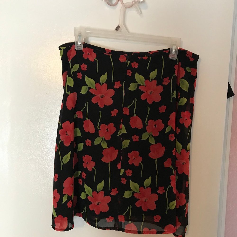 Floral mini skirt